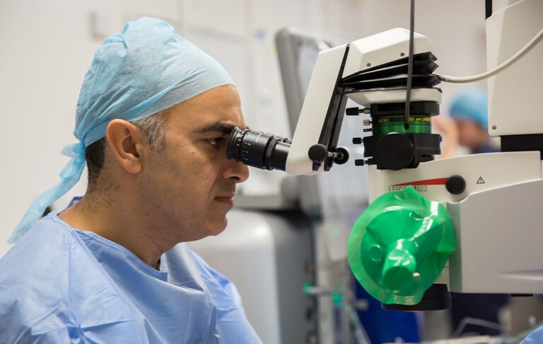 SpaMedica consultant ophthalmologist focusing during a surgery