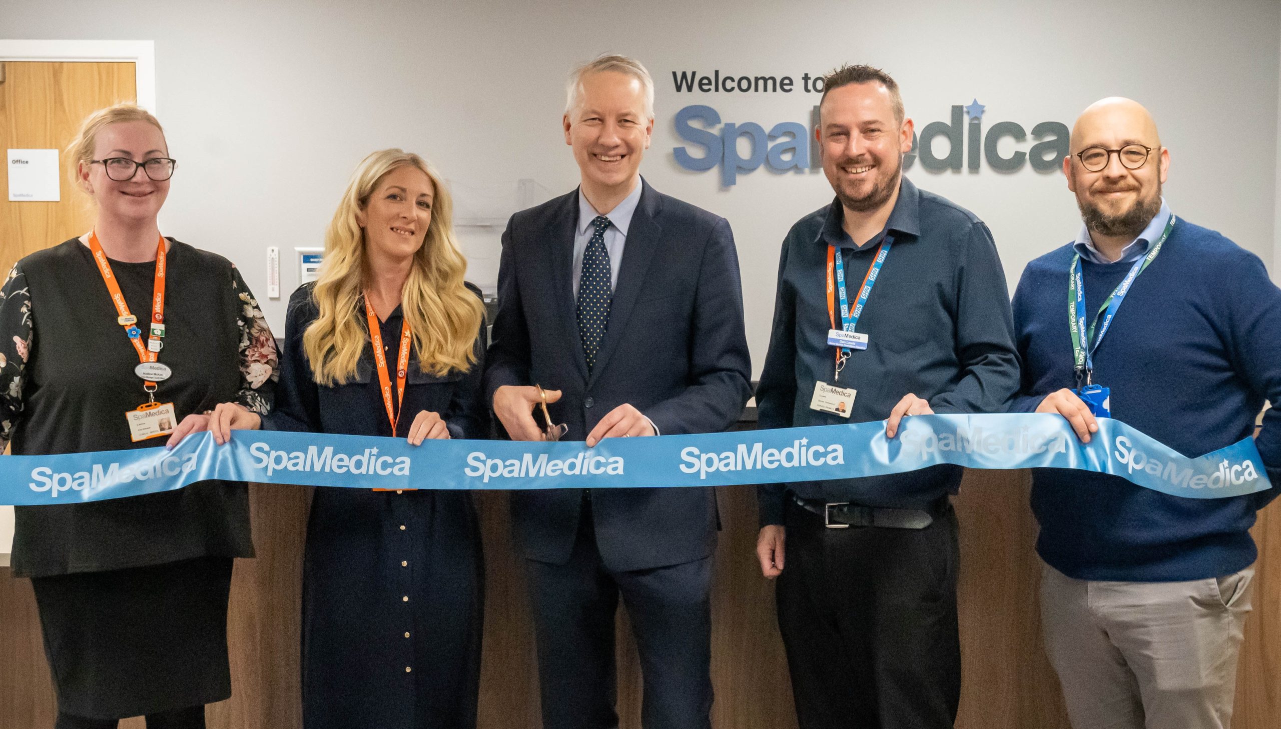 Gideon Amos visits SpaMedica Taunton scaled